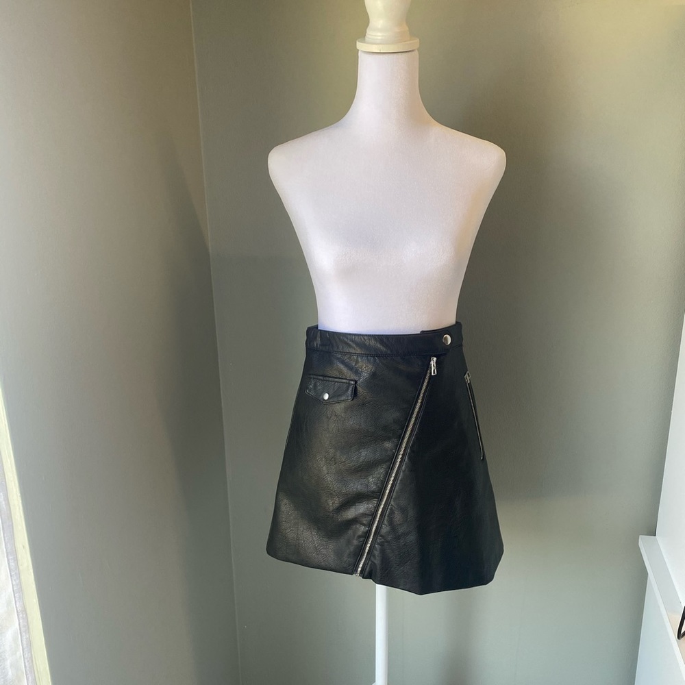 H&M | Leather Zipper Skirt | S